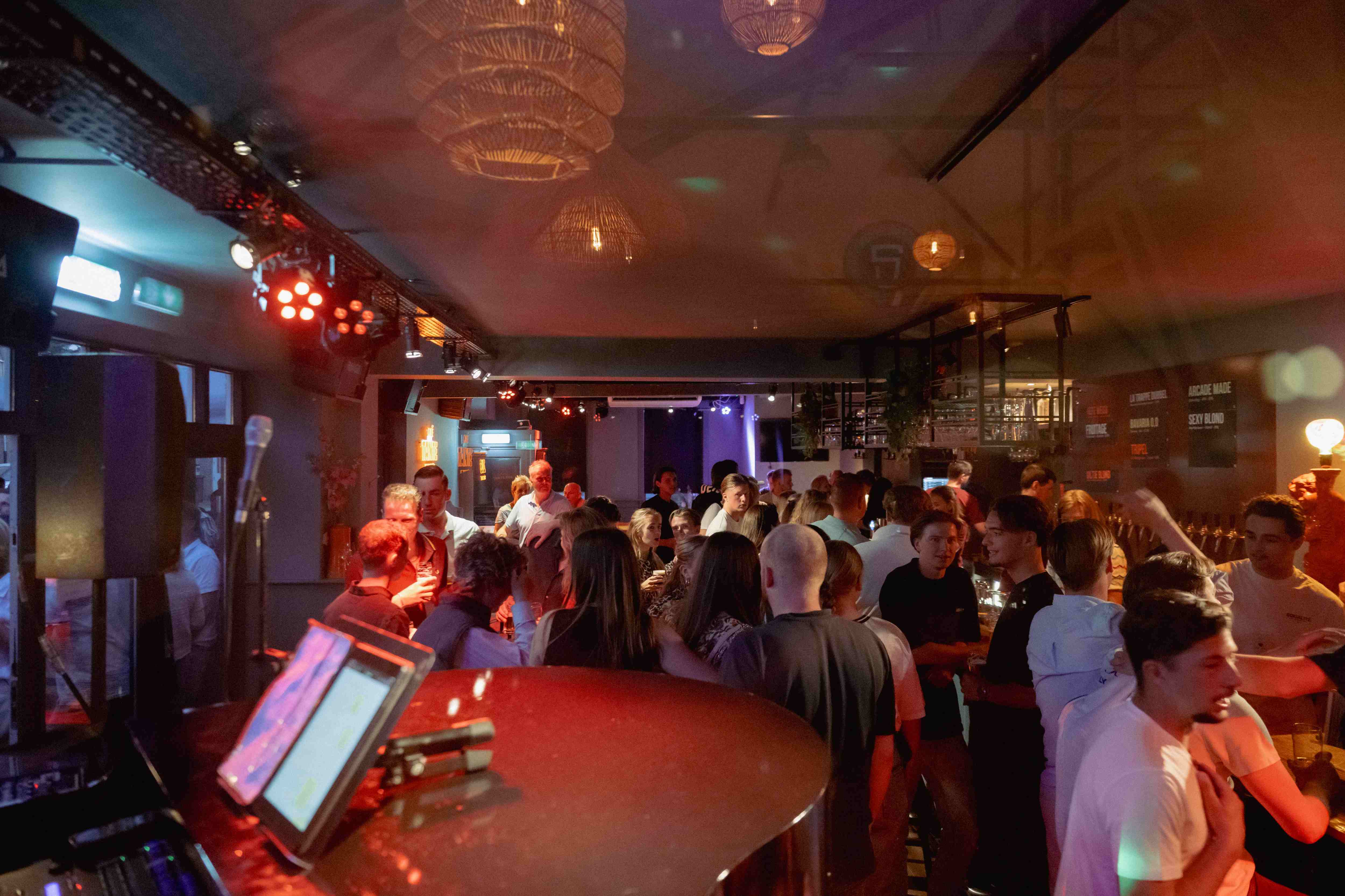 Sfeer bij Café Tante Zus